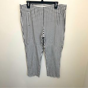 CHICO'S 𝅺Ankle So Slimming Slim Leg Black White Polka Dot Pants 2.5